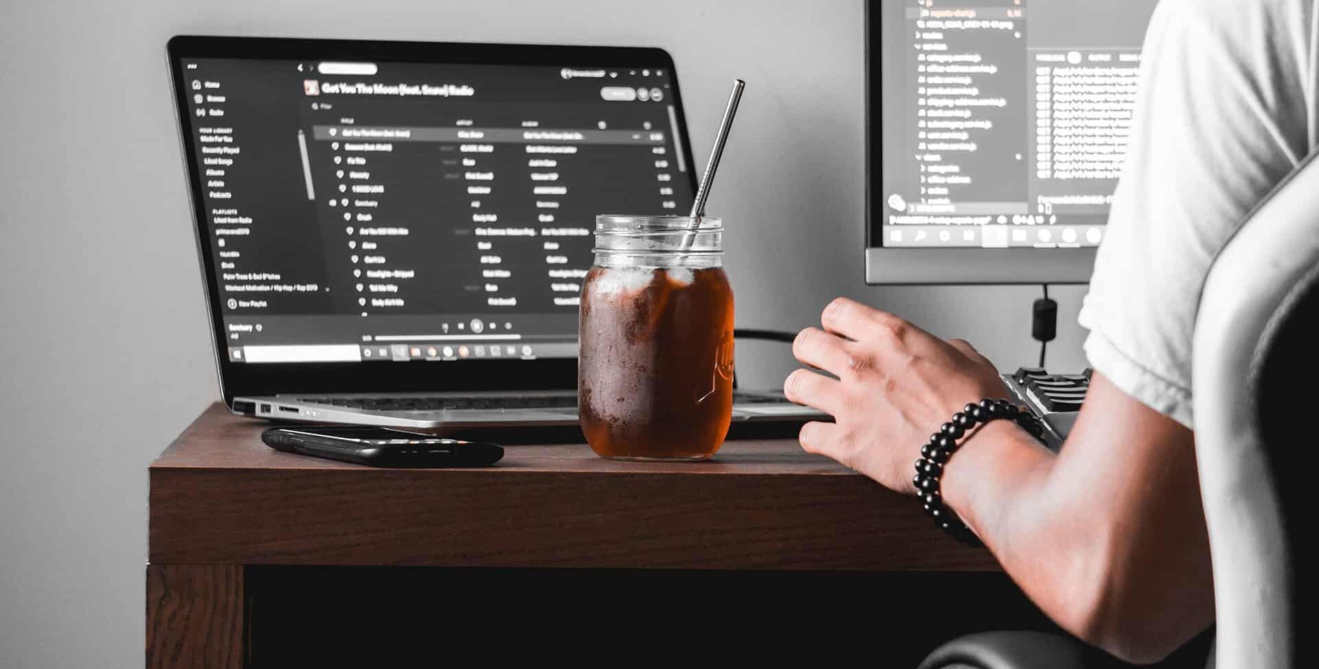 Fernando Hernandez EfzwcMRM6j4 Unsplash 1920x975